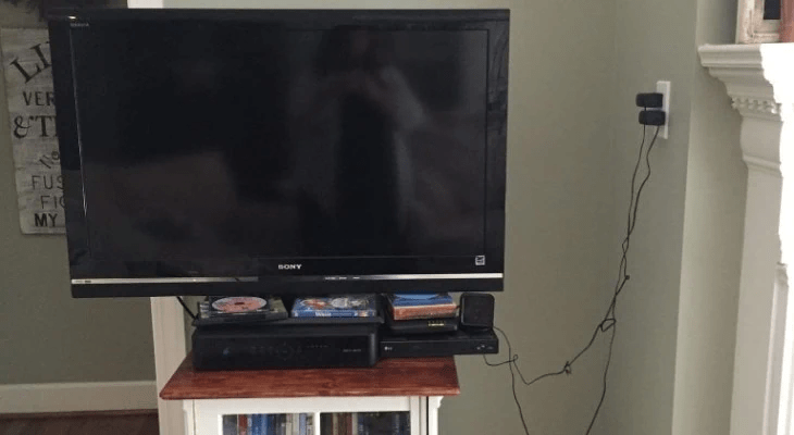 Big TV vs small stand. How can I balance it?